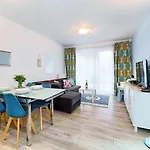 Balticon Polanki - Sauna, Fitness Inclusive - Basen Latem, Pool Im Sommer