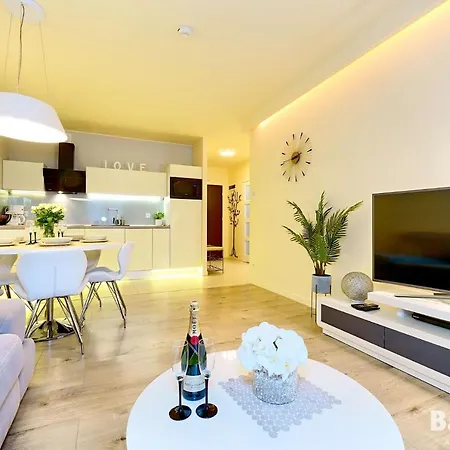 Balticon Polanki - Sauna, Fitness Inclusive - Basen Latem, Pool Im Sommer Lägenhet Kołobrzeg